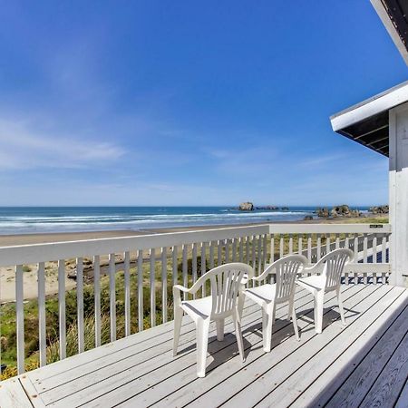 Spindrift Oceanfront Home 밴던 외부 사진