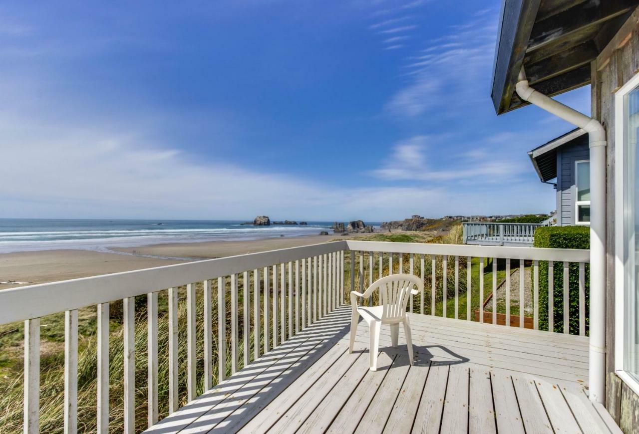 Spindrift Oceanfront Home 밴던 외부 사진